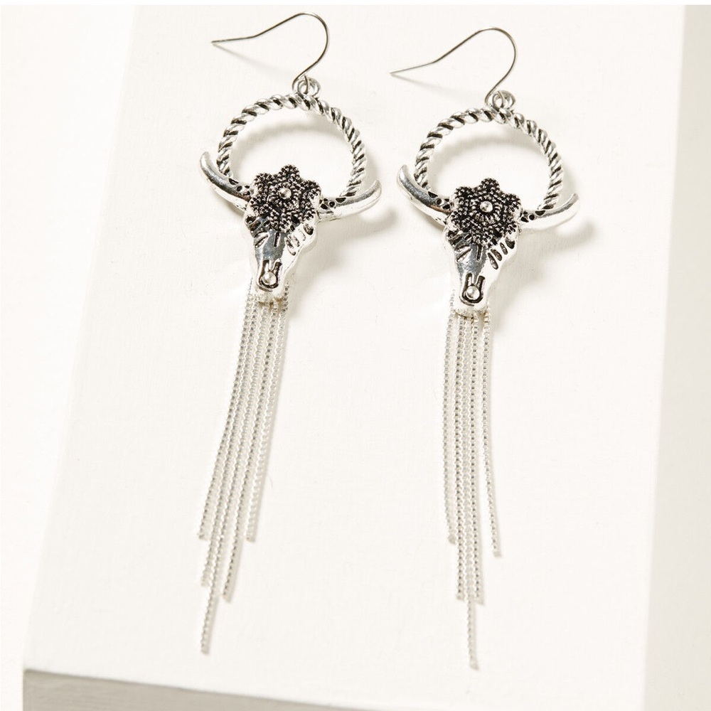 Shaynne Women’s Steer Head with Liquid Silver-Toned Fringe Earrings